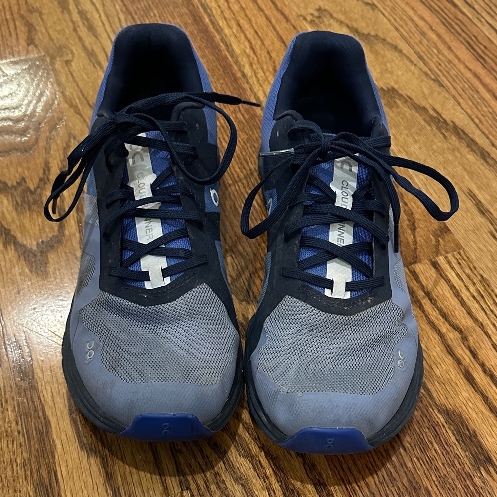 On Cloud Running Men's Black and Blue Athletic Shoes